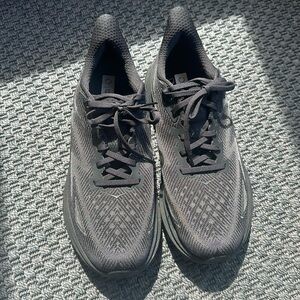 Hoka Clifton 9 Men’s size 10.5 EE Wide Black on Black Running Walking Sneakers